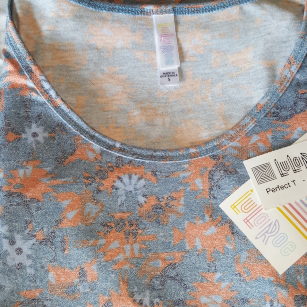 LulaRoe Super Soft Shirt - Picture 5 of 8